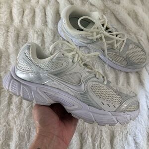 Women’s Nike V5 RNR Casual Shoes 8